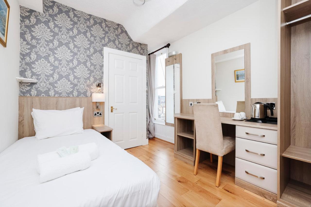 Гостевой дом Castle Street 3*